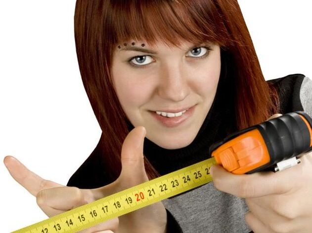 момиче показва малък размер на пениса как да го увеличите